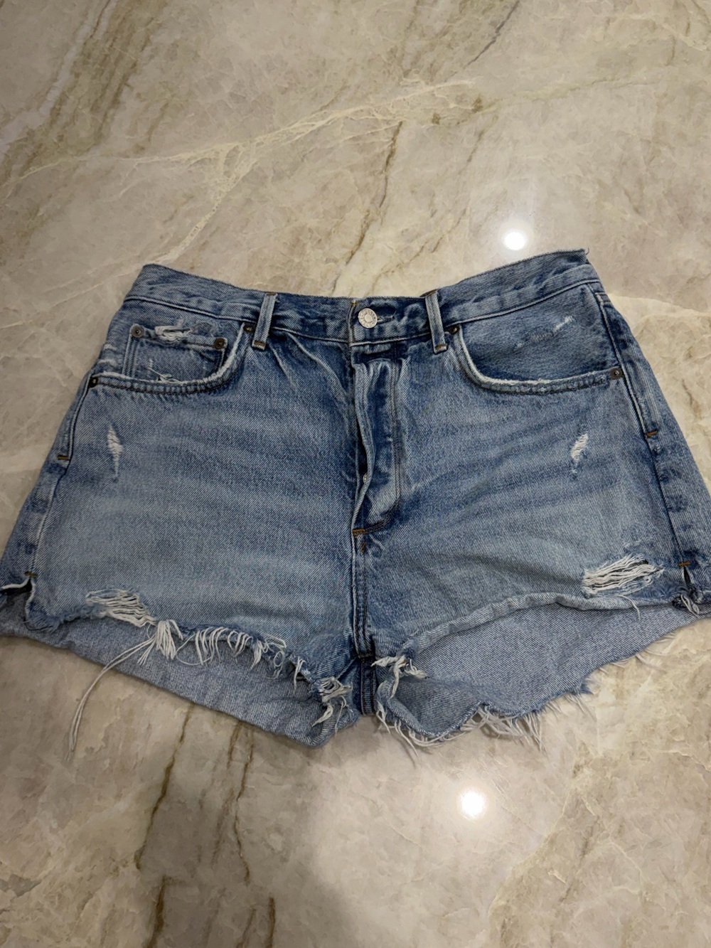 Women’s Agolde Jaden Distressed High-Waist Denim Shorts - Light Blue size 31‎